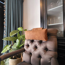 Afbeelding in Gallery-weergave laden, Nekkussen KAYA cognac