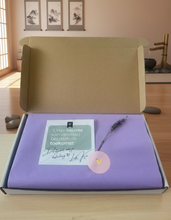 Afbeelding in Gallery-weergave laden, Oogkussen met Lavendel & Kamille – Verzwaard in Hartvorm