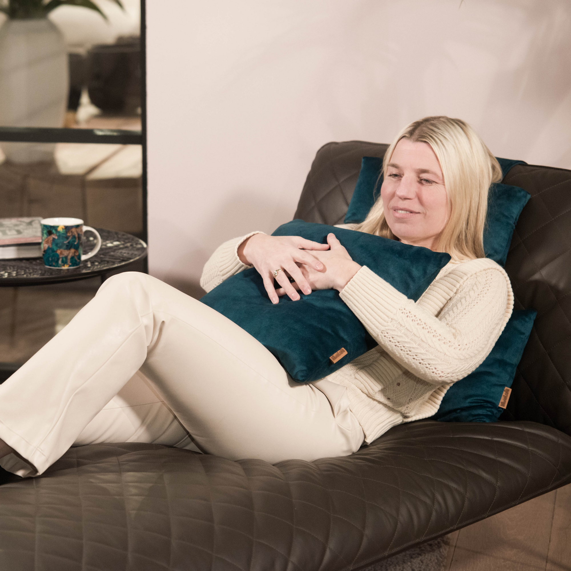 Sierkussen FLAIR navy 30x50